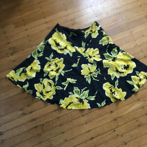 Cache skirt. V flattering waistline. Full skirt. So pretty!!